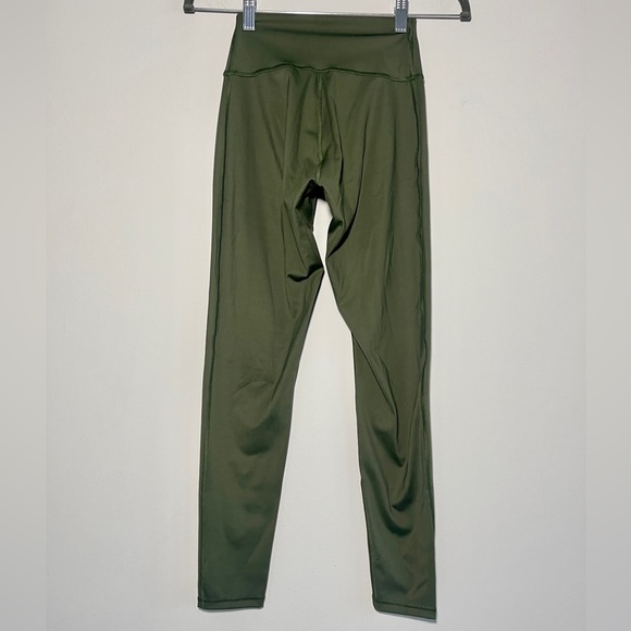 💚 Gymshark Elevate Leggings Olive Green Size Small NWOT – High-Rise Seamless Fit - Picture 8 of 9